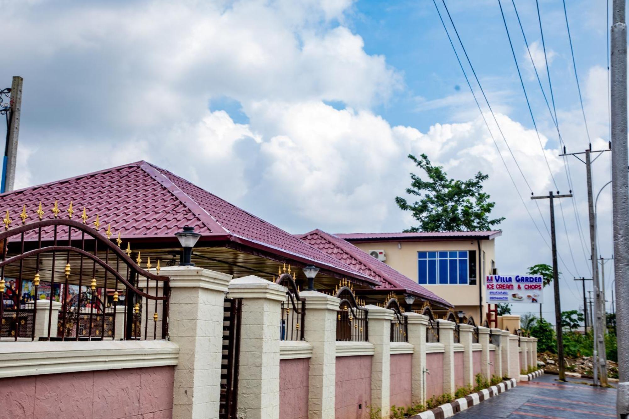 Villa Hilton Hotels Uyo Exterior photo