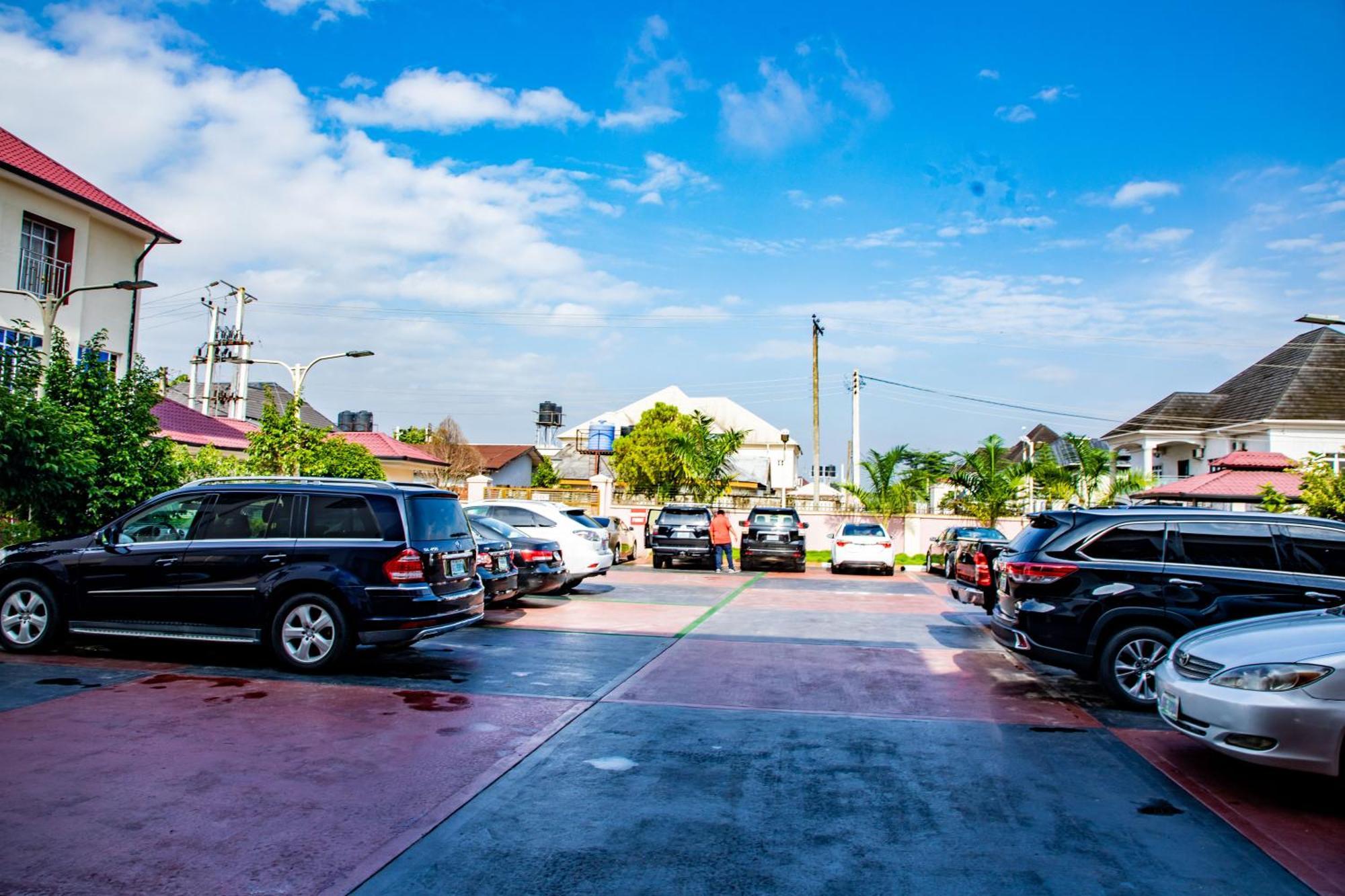 Villa Hilton Hotels Uyo Exterior photo
