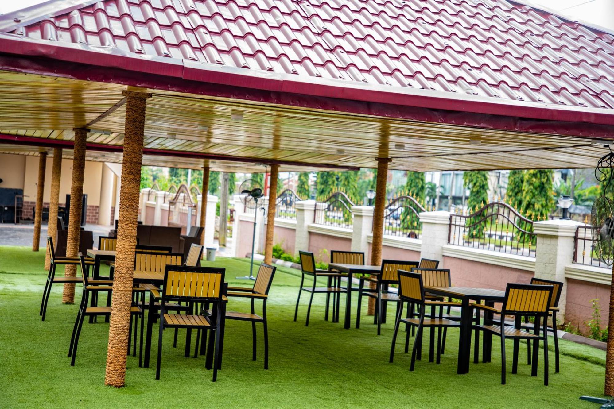 Villa Hilton Hotels Uyo Exterior photo