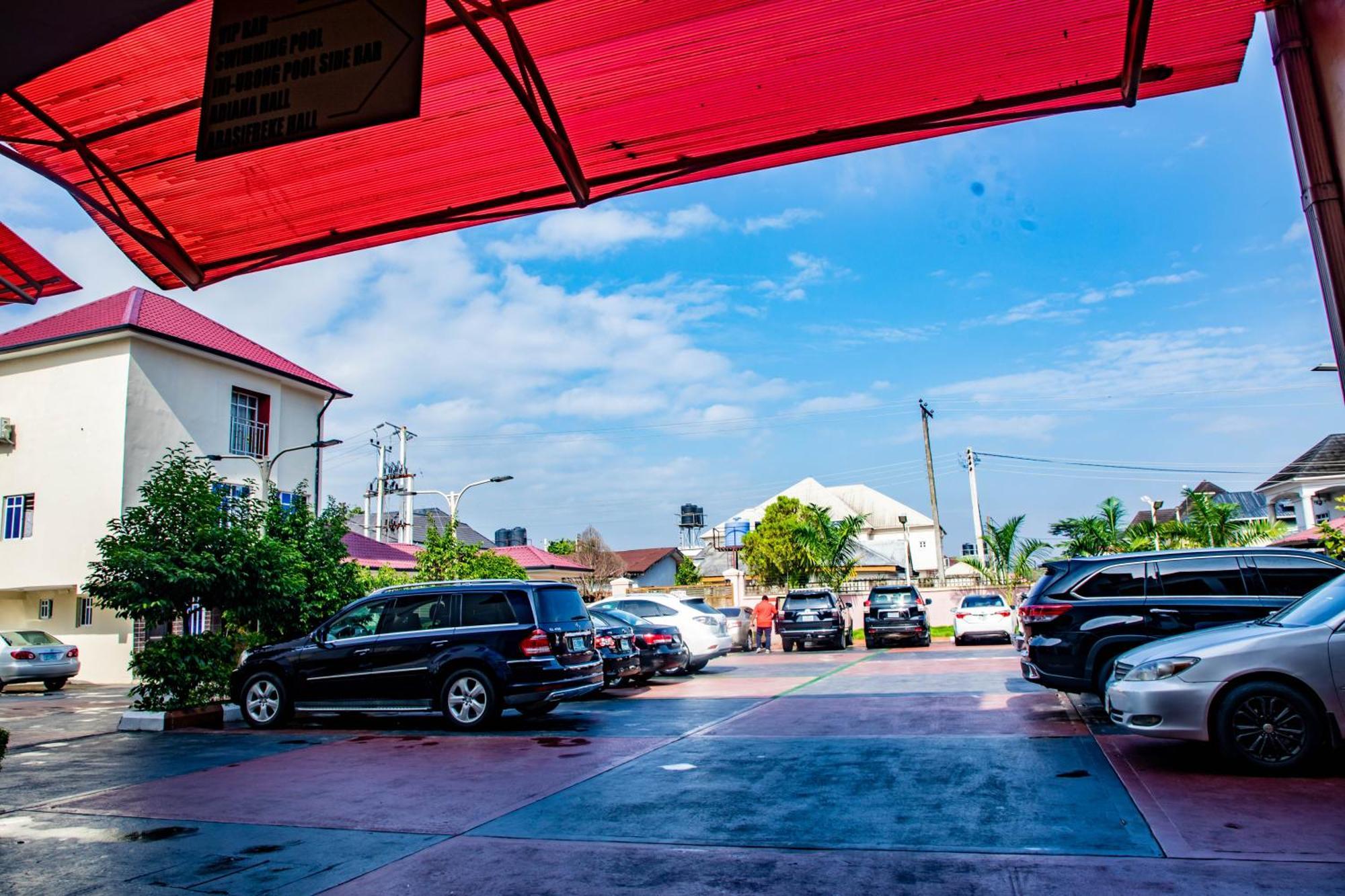 Villa Hilton Hotels Uyo Exterior photo