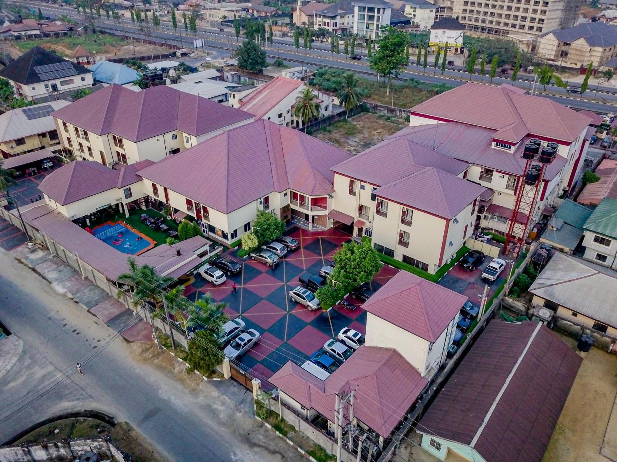Villa Hilton Hotels Uyo Exterior photo