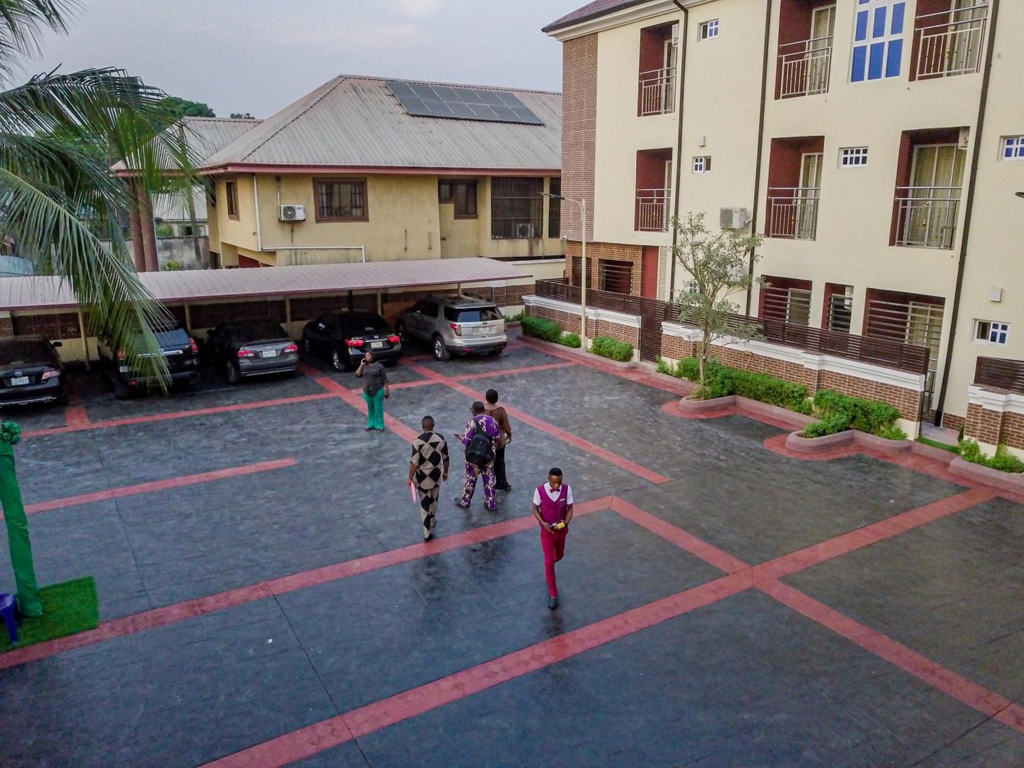 Villa Hilton Hotels Uyo Exterior photo